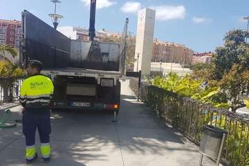 El Gobierno de Telde repone el área de juegos infantiles del parque de La Barranquera (Foto TA)